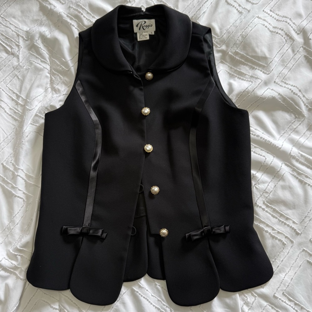 Women’s Vintage Sleeveless Gold Pearl Button Up Collared Vest Top Bow detail